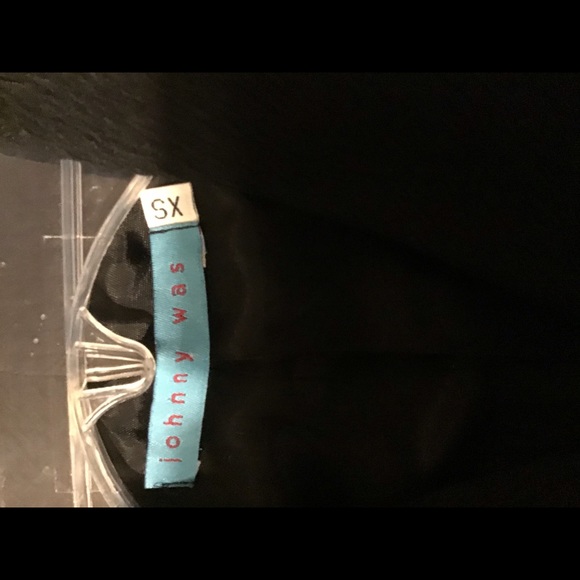 Johnny Was Women’s Black Top - Picture 5 of 6